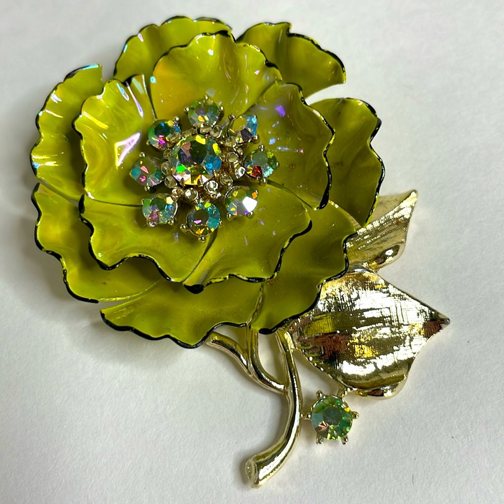 Vintage Coro Enamel Moving Petals Aurora Borealis Rhinestones Brooch Pin